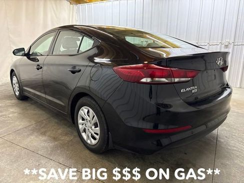 Used 2018 Hyundai Elantra SE FWD image 8