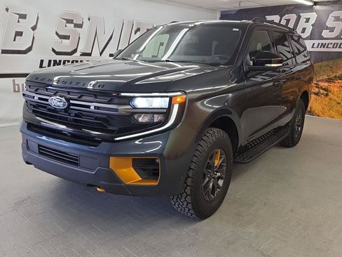 Used 2025 Ford Expedition Tremor AWD/4WD image 18