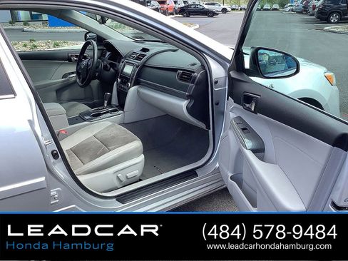 Used 2013 Toyota Camry XLE w/ Leather Pkg FWD image 14