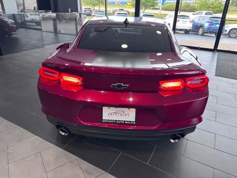 Used 2021 Chevrolet Camaro LT w/ Technology Package image 4