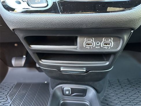 New 2025 Chrysler Pacifica Select image 20