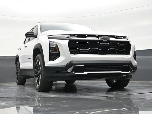 Used 2025 Chevrolet Equinox RS FWD image 26