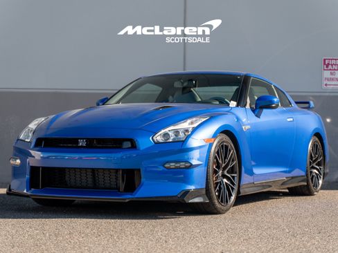 Used 2024 Nissan GT-R w/ Floor Mat Package AWD/4WD image 3