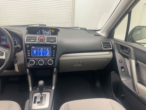 Used 2018 Subaru Forester 2.5i Premium image 27