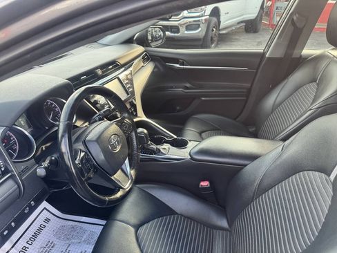 Used 2019 Toyota Camry SE FWD image 19