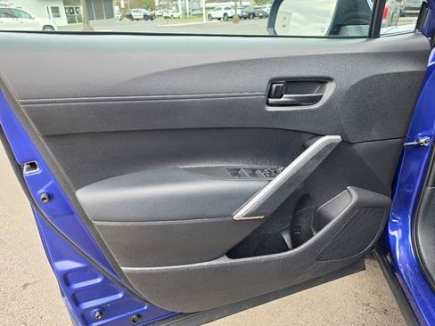 Used 2022 Toyota Corolla Cross LE AWD/4WD image 19