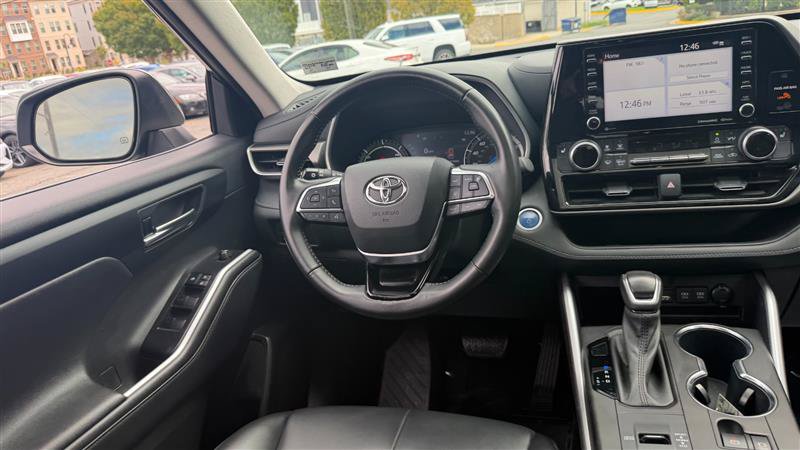Used 2021 Toyota Highlander XLE FWD image 27