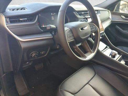 New 2025 Jeep Grand Cherokee Limited w/ Luxury Tech Group II image 3