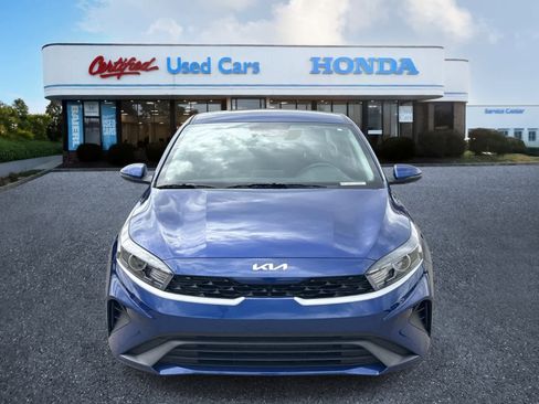 Used 2024 Kia Forte LXS w/ LXS Technology Package FWD image 8