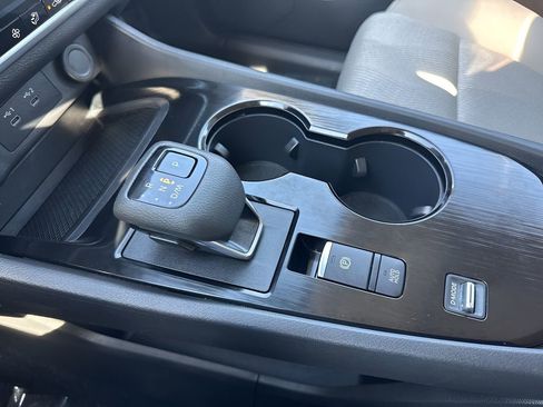 Used 2025 Nissan Rogue SV image 15