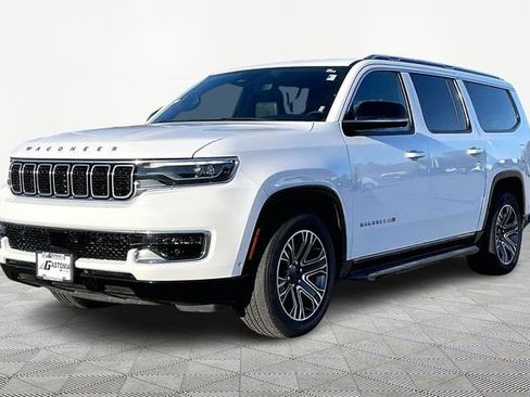 Used 2024 Jeep Wagoneer L Series II w/ Flexible Seating Group image 3