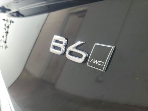Certified 2026 Volvo XC90 B6 Plus AWD/4WD image 4