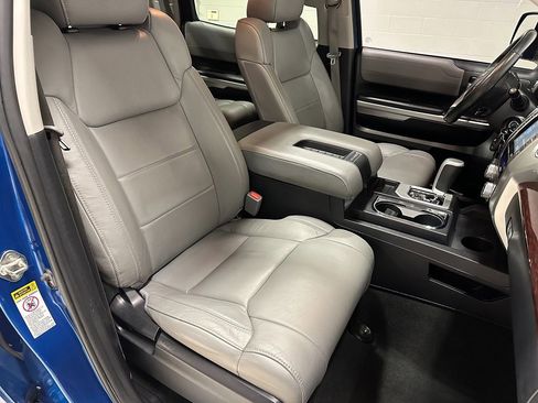 Used 2016 Toyota Tundra Limited w/ Limited Premium Package AWD/4WD image 12