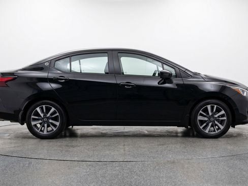 Used 2025 Nissan Versa SV image 11