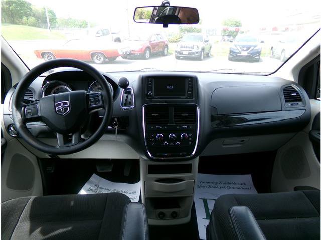 Used 2017 Dodge Grand Caravan SE FWD image 7