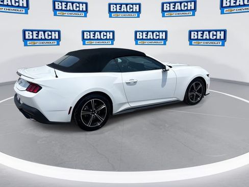 Used 2025 Ford Mustang Premium RWD image 8