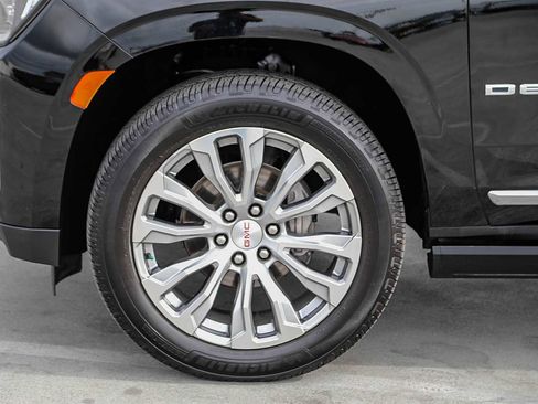 Used 2022 GMC Yukon XL Denali image 10