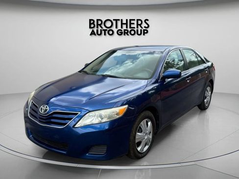 Used 2011 Toyota Camry LE w/ Fleet Convenience Pkg FWD image 1