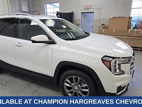 Used 2024 GMC Terrain SLT AWD/4WD image 2