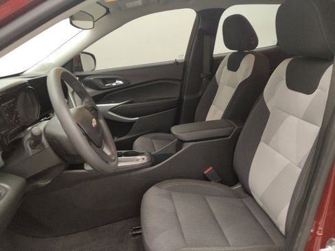 Used 2024 Chevrolet Trax LS w/ LS Convenience Package image 17