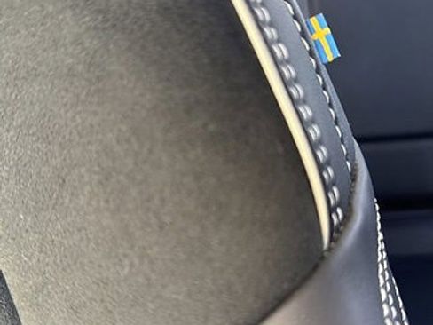 Used 2021 Volvo XC40 T5 R-Design w/ Advanced Package image 19