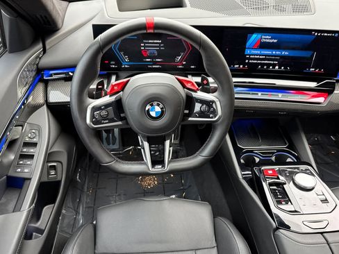 Used 2025 BMW M5 w/ Executive Package image 15