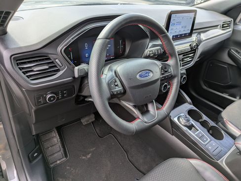 Certified 2025 Ford Escape ST-Line Select AWD/4WD image 8