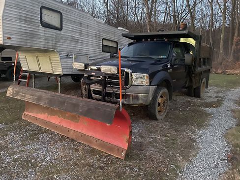 Used 2006 Ford F550 4x4 Regular Cab Super Duty image 1
