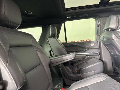 New 2025 Lincoln Navigator Reserve w/ Jet Appearance Package image 23