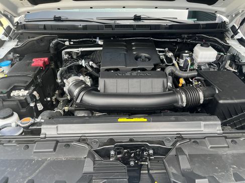 Certified 2025 Nissan Frontier Pro-X RWD image 29