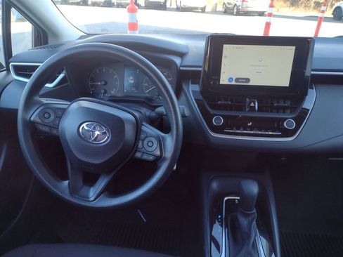 Used 2025 Toyota Corolla LE image 25