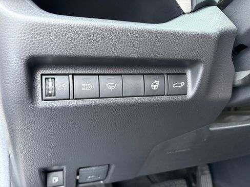 Used 2022 Toyota RAV4 XLE Premium AWD/4WD image 27