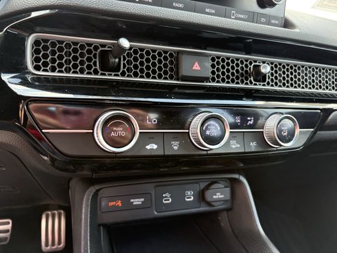 Certified 2025 Honda Civic Sport image 19