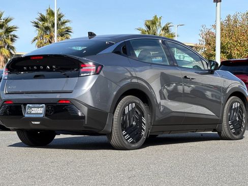 New 2026 Nissan Leaf w/ Illuminated Package image 4