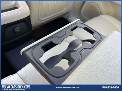 Certified 2023 Volvo XC60 T8 Plus image 10