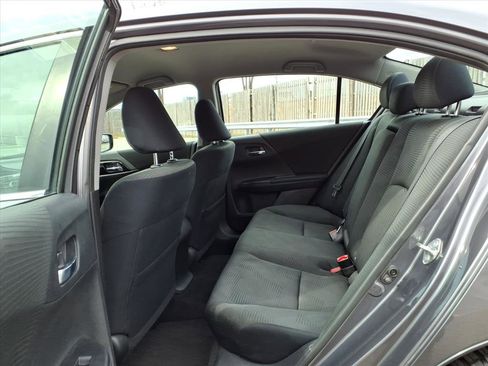 Used 2017 Honda Accord LX image 10