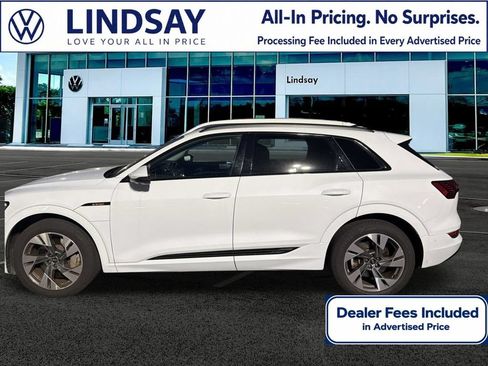 Used 2022 Audi e-tron Premium w/ Convenience Plus Package AWD/4WD image 1