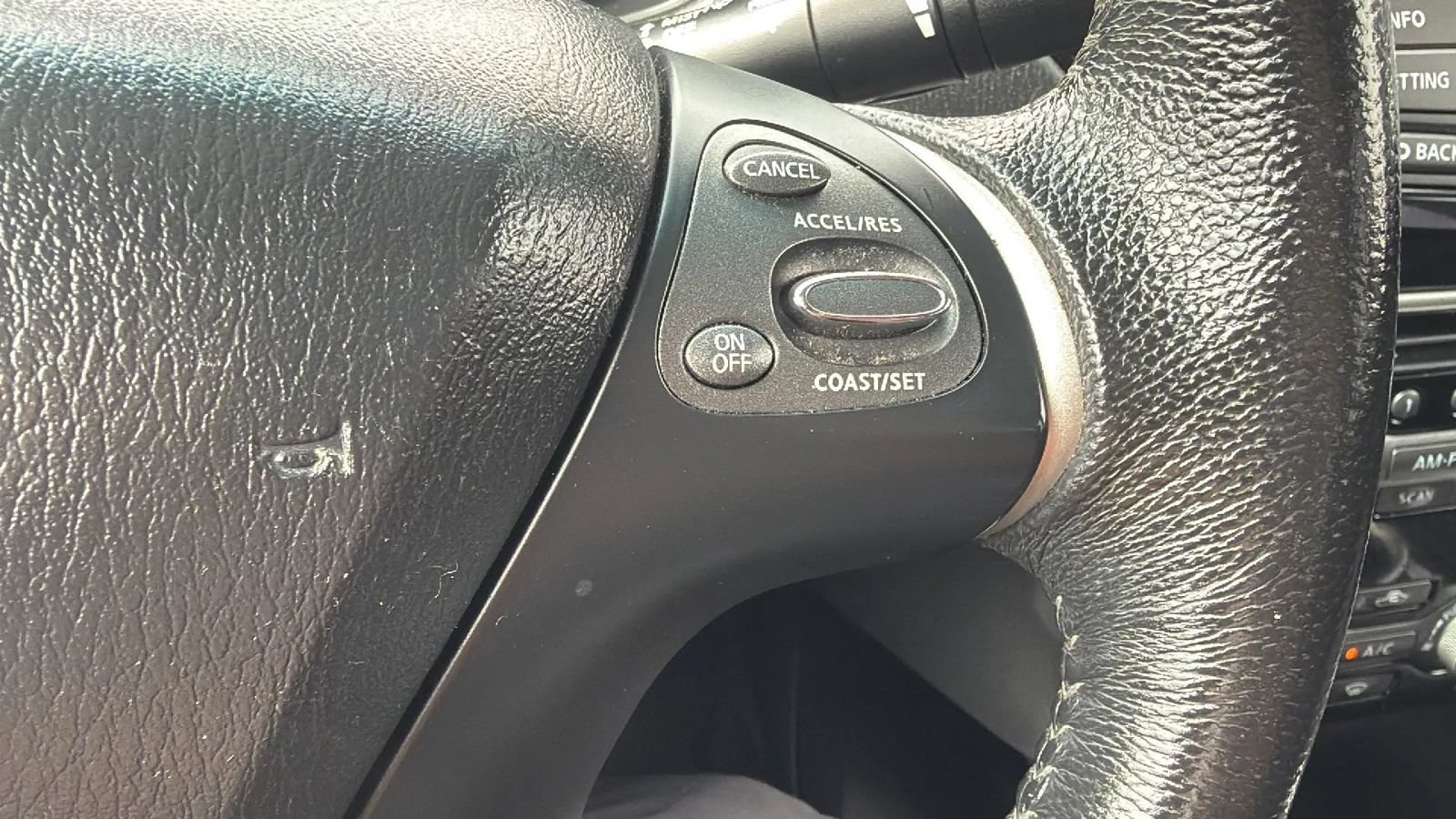 Used 2013 Nissan Pathfinder SV AWD/4WD image 20