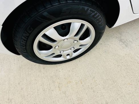 Used 2019 Ford Fiesta SE FWD image 29