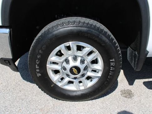 Used 2025 Chevrolet Silverado 2500 LT w/ Safety Package AWD/4WD image 10