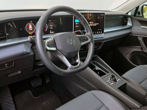 Certified 2026 Volkswagen Tiguan SE AWD/4WD image 29