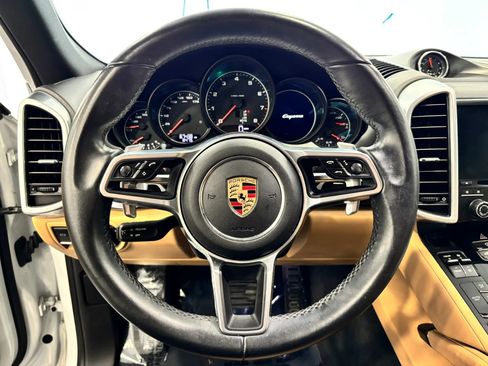Used 2017 Porsche Cayenne Platinum Edition w/ Premium Package (PJV) image 30