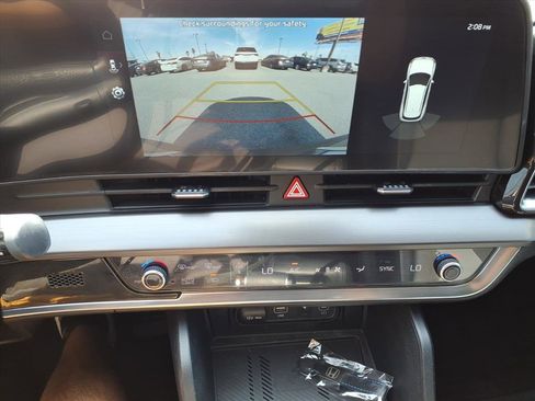 Used 2024 Kia Sportage EX image 13