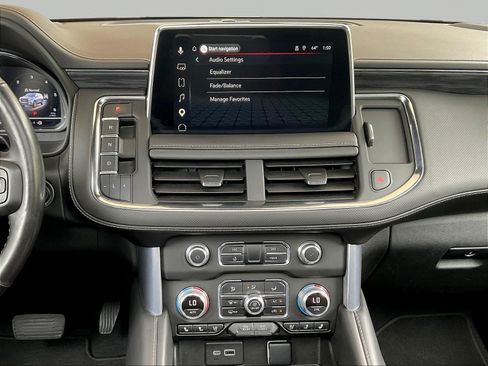 Used 2023 GMC Yukon SLT AWD/4WD image 9
