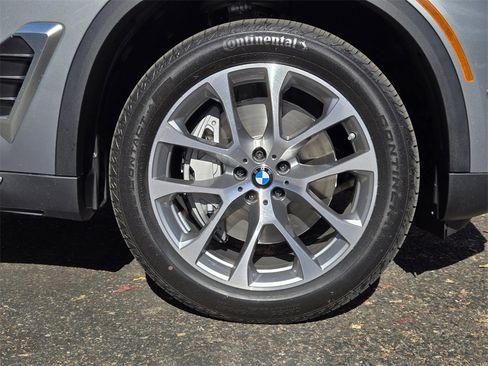 New 2026 BMW X5 xDrive50e w/ Premium Package image 11