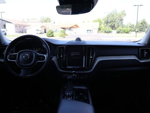 Used 2018 Volvo XC60 T6 Inscription w/ Convenience Package AWD/4WD image 16