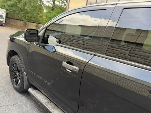 Used 2018 Nissan Titan SV w/ SV Convenience Package AWD/4WD image 34