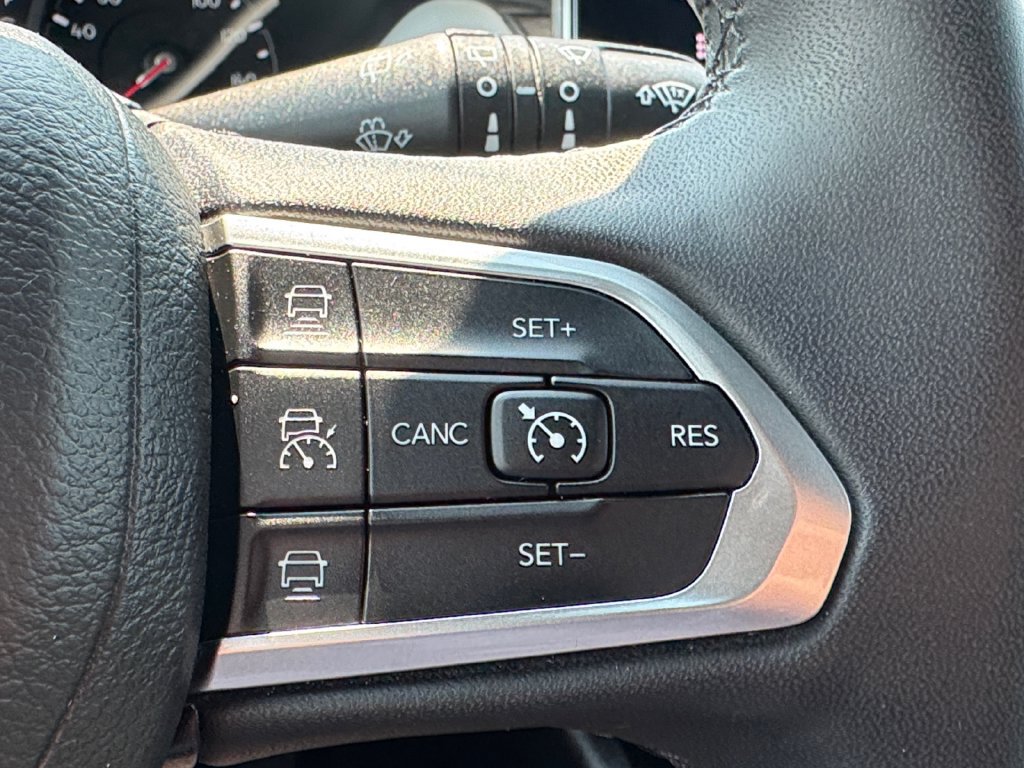 Used 2025 Jeep Compass Limited AWD/4WD image 15