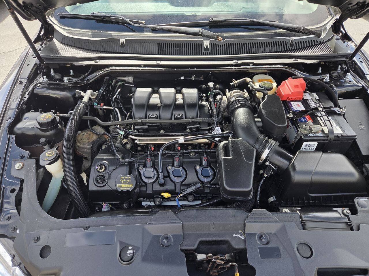 Used 2013 Ford Taurus SE FWD image 18
