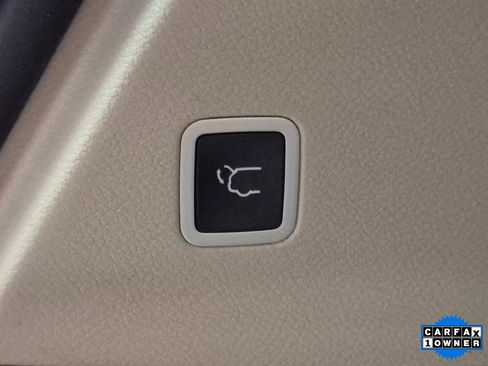 Used 2024 Chrysler Pacifica Touring-L image 24